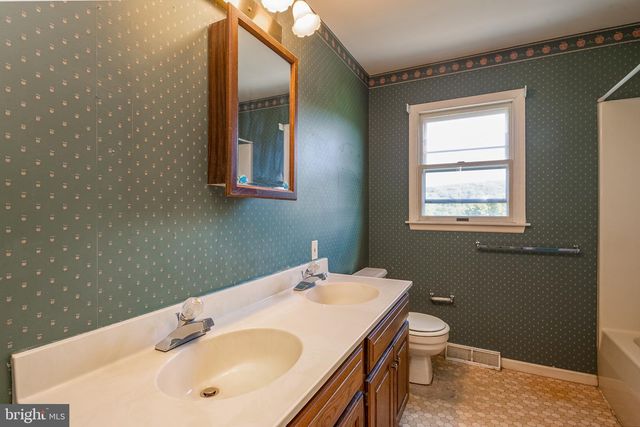 41 FLINT RIDGE DR, Shillington, PA 19607