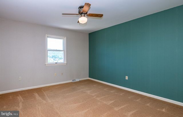 41 FLINT RIDGE DR, Shillington, PA 19607