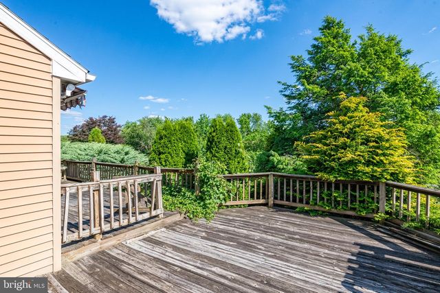 41 FLINT RIDGE DR, Shillington, PA 19607