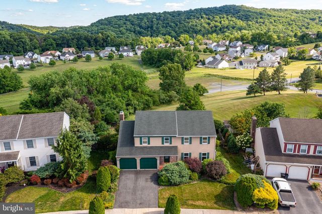 41 FLINT RIDGE DR, Shillington, PA 19607