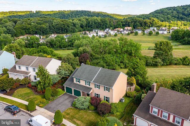 41 FLINT RIDGE DR, Shillington, PA 19607
