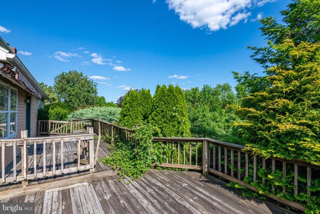 41 FLINT RIDGE DR, Shillington, PA 19607