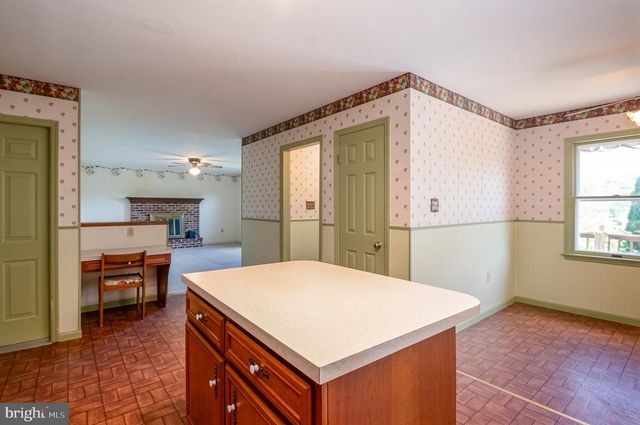 41 FLINT RIDGE DR, Shillington, PA 19607