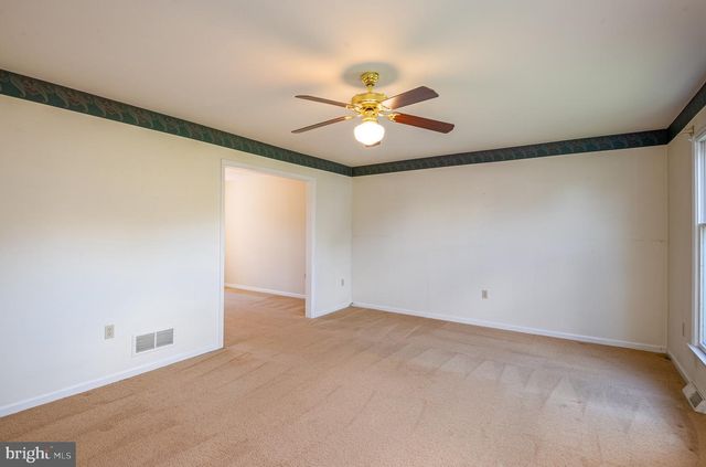 41 FLINT RIDGE DR, Shillington, PA 19607