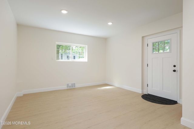 212 Twilight Avenue, Keansburg, NJ 07734