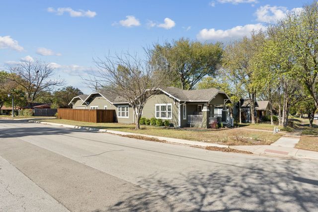 2844 S Adams Street, Fort Worth, TX 76110