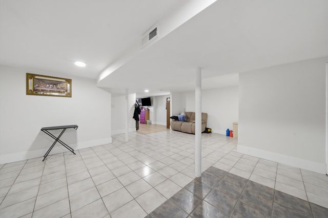 5105 W ALTGELD Street, Chicago, IL 60639