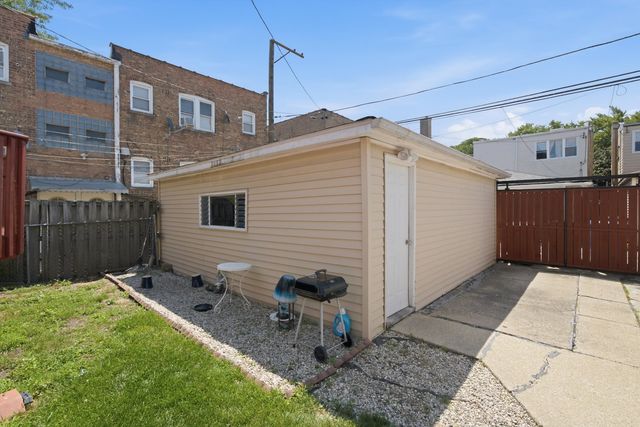5105 W ALTGELD Street, Chicago, IL 60639