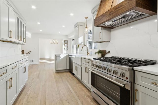 420 Hackberry Court, Roswell, GA 30076