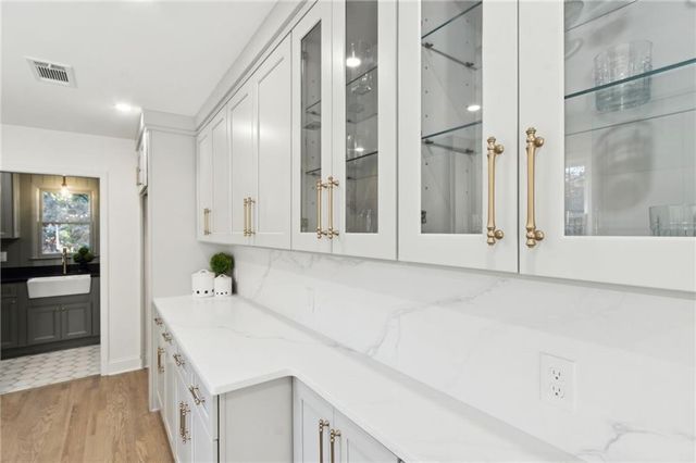 420 Hackberry Court, Roswell, GA 30076