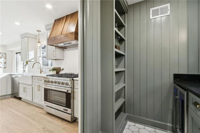 420 Hackberry Court, Roswell, GA 30076