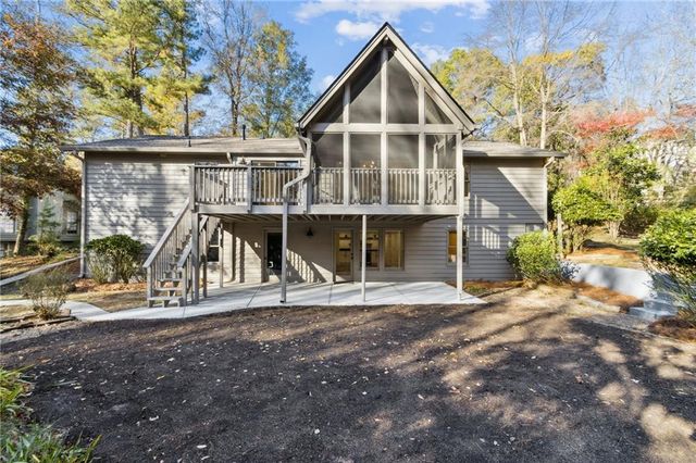 420 Hackberry Court, Roswell, GA 30076