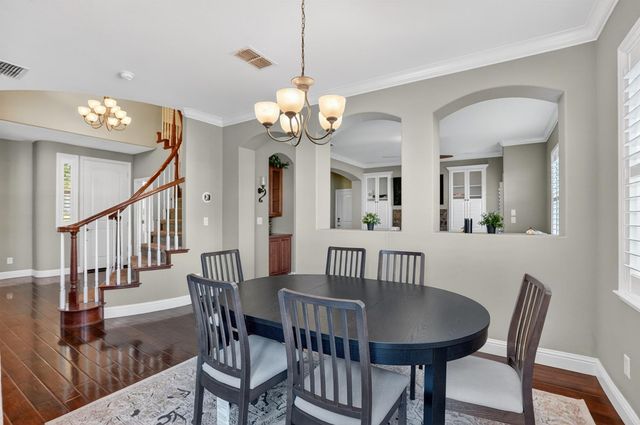 8006 Linda Isle Ln, Sacramento, CA 95831