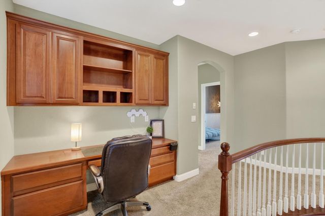 8006 Linda Isle Ln, Sacramento, CA 95831