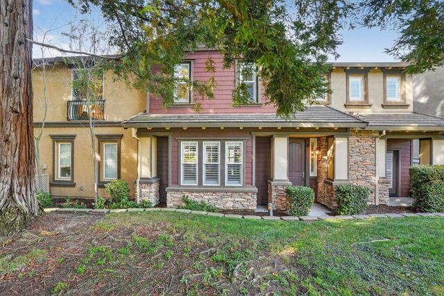 8006 Linda Isle Ln, Sacramento, CA 95831