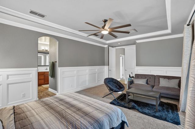 8006 Linda Isle Ln, Sacramento, CA 95831