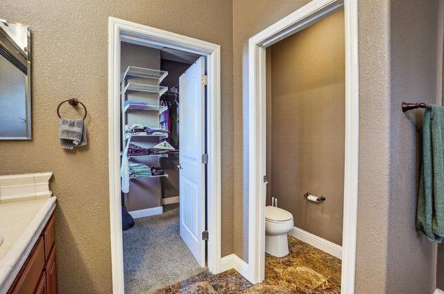 8006 Linda Isle Ln, Sacramento, CA 95831