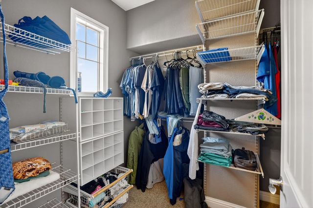 8006 Linda Isle Ln, Sacramento, CA 95831