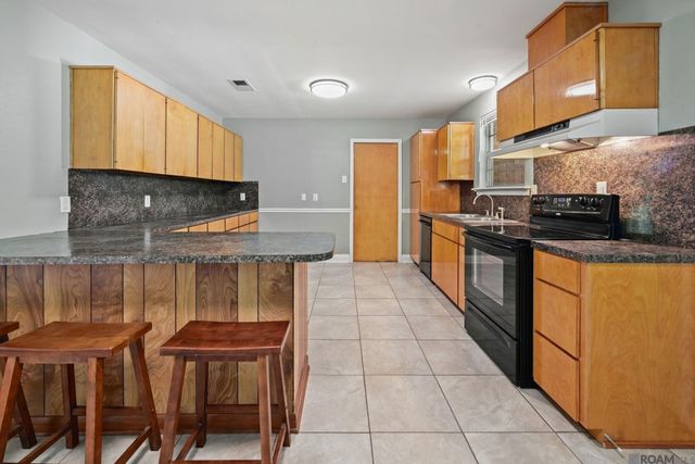 8435 N Essen Heights Ct, Baton Rouge, LA 70809