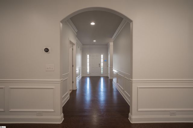 454 Wolfbend Road, Woodruff, SC 29388