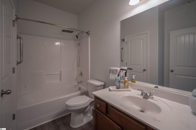 454 Wolfbend Road, Woodruff, SC 29388