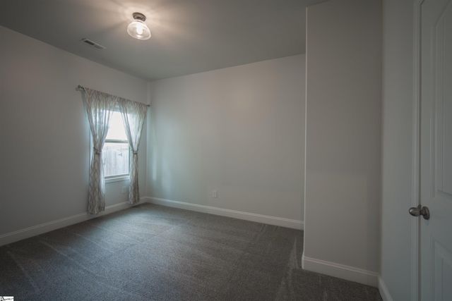 454 Wolfbend Road, Woodruff, SC 29388