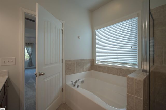 454 Wolfbend Road, Woodruff, SC 29388