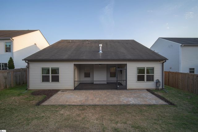 454 Wolfbend Road, Woodruff, SC 29388