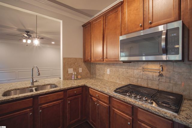 454 Wolfbend Road, Woodruff, SC 29388