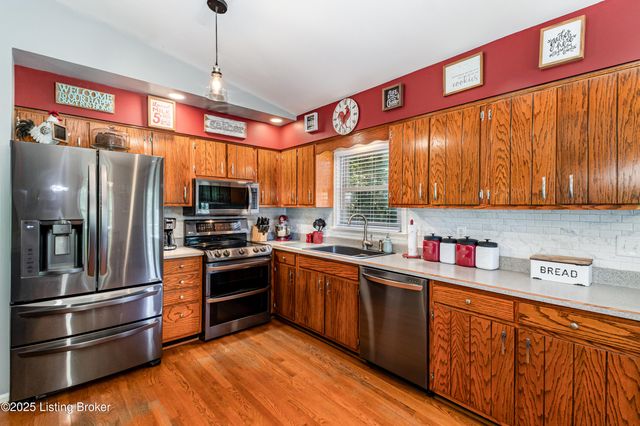 1103 Peaceful Way, Shepherdsville, KY 40165