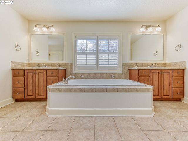 7888 Sw ROCKBRIDGE St, Wilsonville, OR 97070