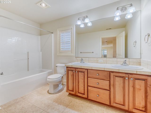 7888 Sw ROCKBRIDGE St, Wilsonville, OR 97070