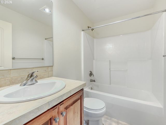 7888 Sw ROCKBRIDGE St, Wilsonville, OR 97070