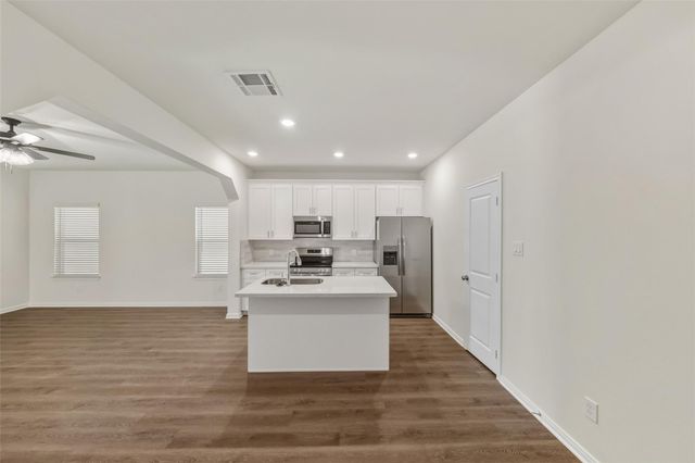 706 W Dallas Street, Conroe, TX 77301