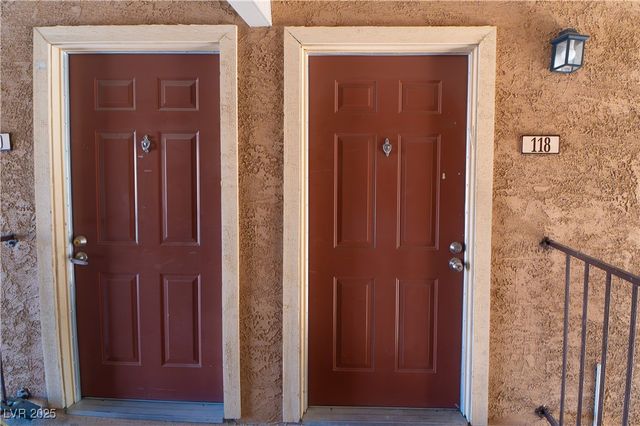 4921 Indian River Drive 118, Las Vegas, NV 89103