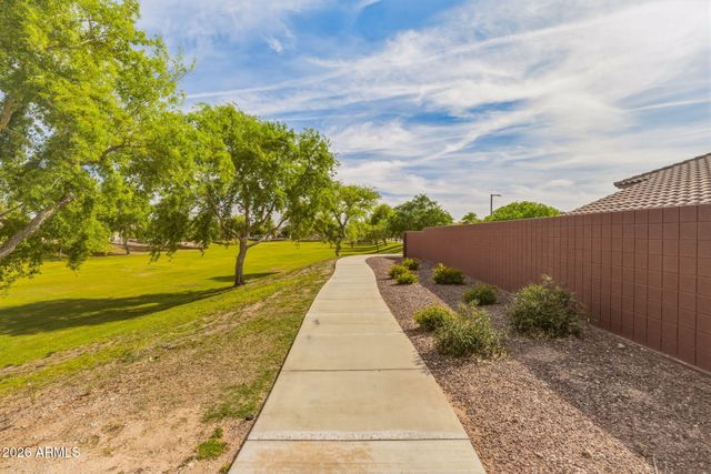 17543 W BUCKHORN Trail, Surprise, AZ 85387