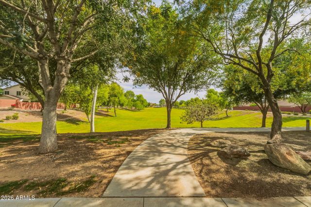 17543 W BUCKHORN Trail, Surprise, AZ 85387