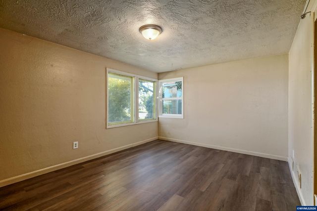 2808-2806 Livingston St NE, Salem, OR 97301