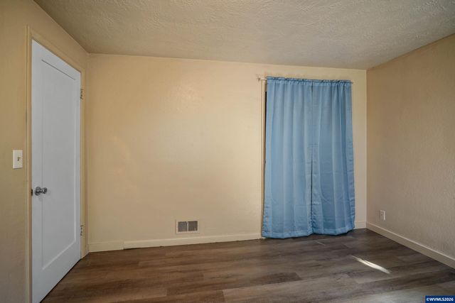 2808-2806 Livingston St NE, Salem, OR 97301