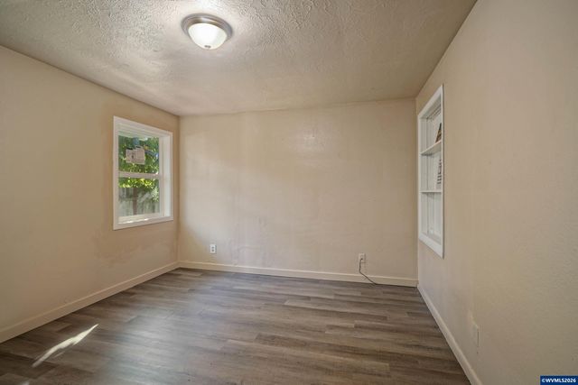 2808-2806 Livingston St NE, Salem, OR 97301