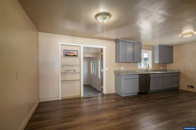 2808-2806 Livingston St NE, Salem, OR 97301