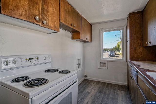 2808-2806 Livingston St NE, Salem, OR 97301