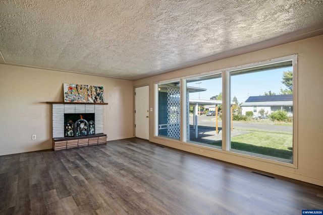 2808-2806 Livingston St NE, Salem, OR 97301