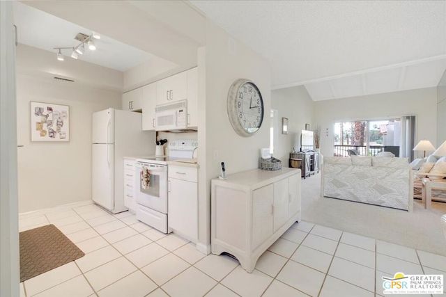 1421 N Sunrise Way 34, Palm Springs, CA 92262