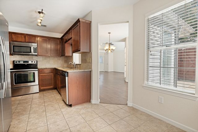 18131 Whispering Gables Lane, Dallas, TX 75287