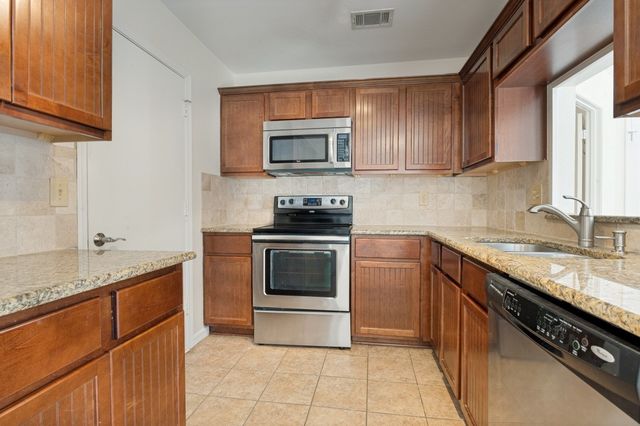 18131 Whispering Gables Lane, Dallas, TX 75287