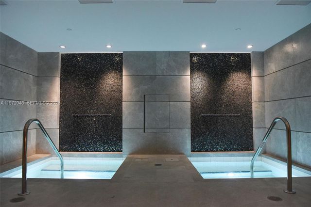 1010 Brickell Ave 3711, Miami, FL 33131