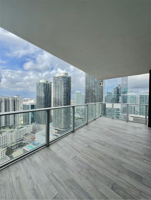 1010 Brickell Ave 3711, Miami, FL 33131