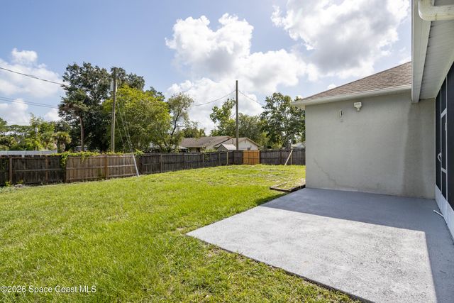 471 Bluefields Street SE, Palm Bay, FL 32909