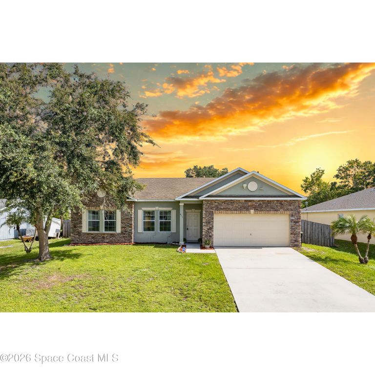 471 Bluefields Street SE, Palm Bay, FL 32909